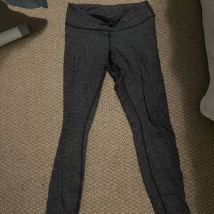 Lululemon wunder under leggings size 4